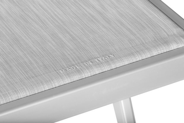 Aluminium ligbed 'Maxi' met zonneklep en amber bekleding met witte banen (Trevally)